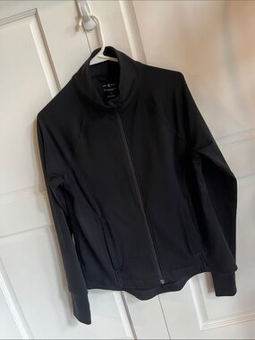 Lou & Grey Woman’s Black Zip-Front Performance Jacket